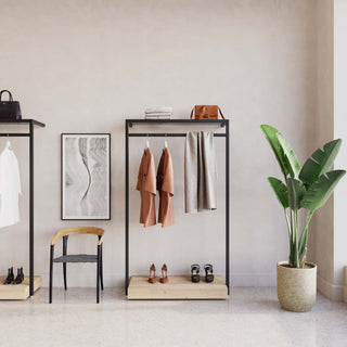 kleiderstangensystem-ladenbausystem-ontario-b103-schwarz-mit-podest-mode