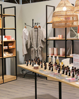 Ladeneinrichtung-Apotheke-Ladeneinrichtung-Verkaufsregal-Mandai-Design