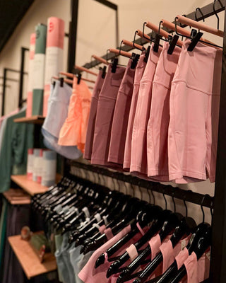 yoga-rooms-ceres-ladenregal