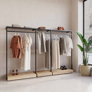 kleiderstangensystem-ladenbausystem-ontario-b265-podest-boutique