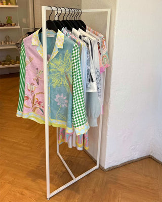 Moderner-Kleiderständer-Konfektionsständer-Magic-Rail-Shoes-Please