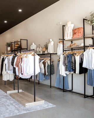 Laden-modern-einrichten-modulare-Regalsysteme-Mandai-Design-The-Beige-Bee