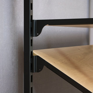 fachboden-schraeg-regalsystem-addison-detail-1
